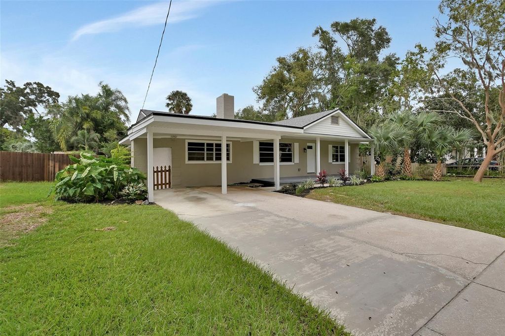 Photo of 305 S Stone Street, Deland, FL 32720 (MLS # V4945290)
