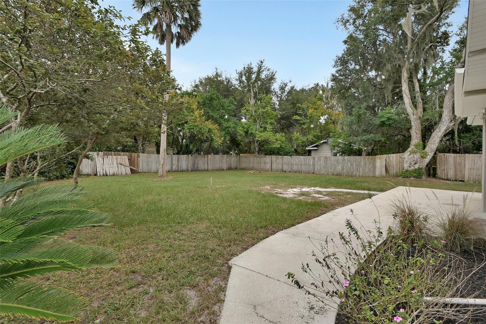 WEST LAWN - Residential