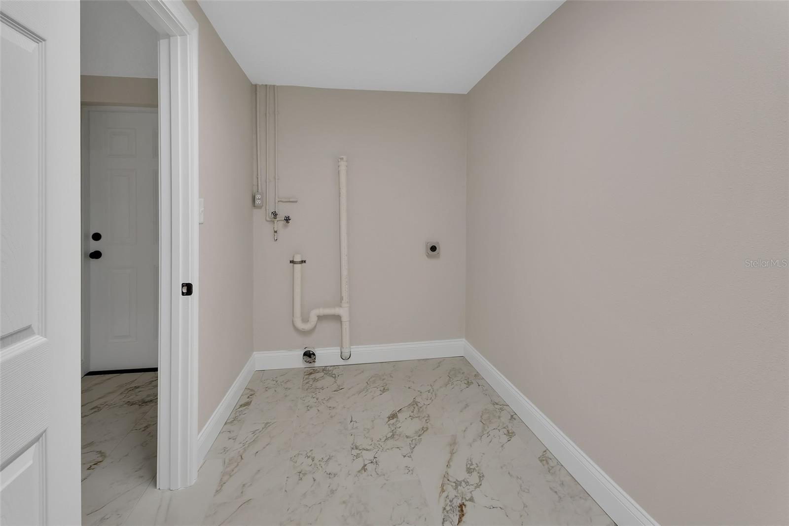 WEST LAWN - Residential