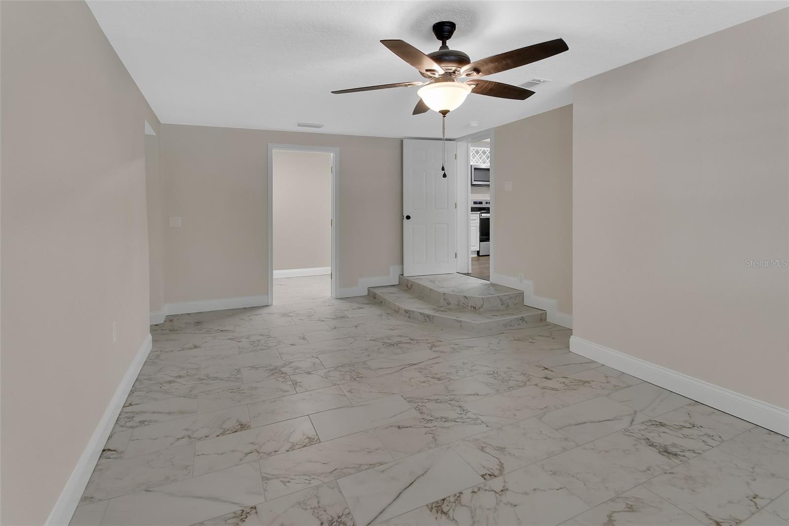 WEST LAWN - Residential