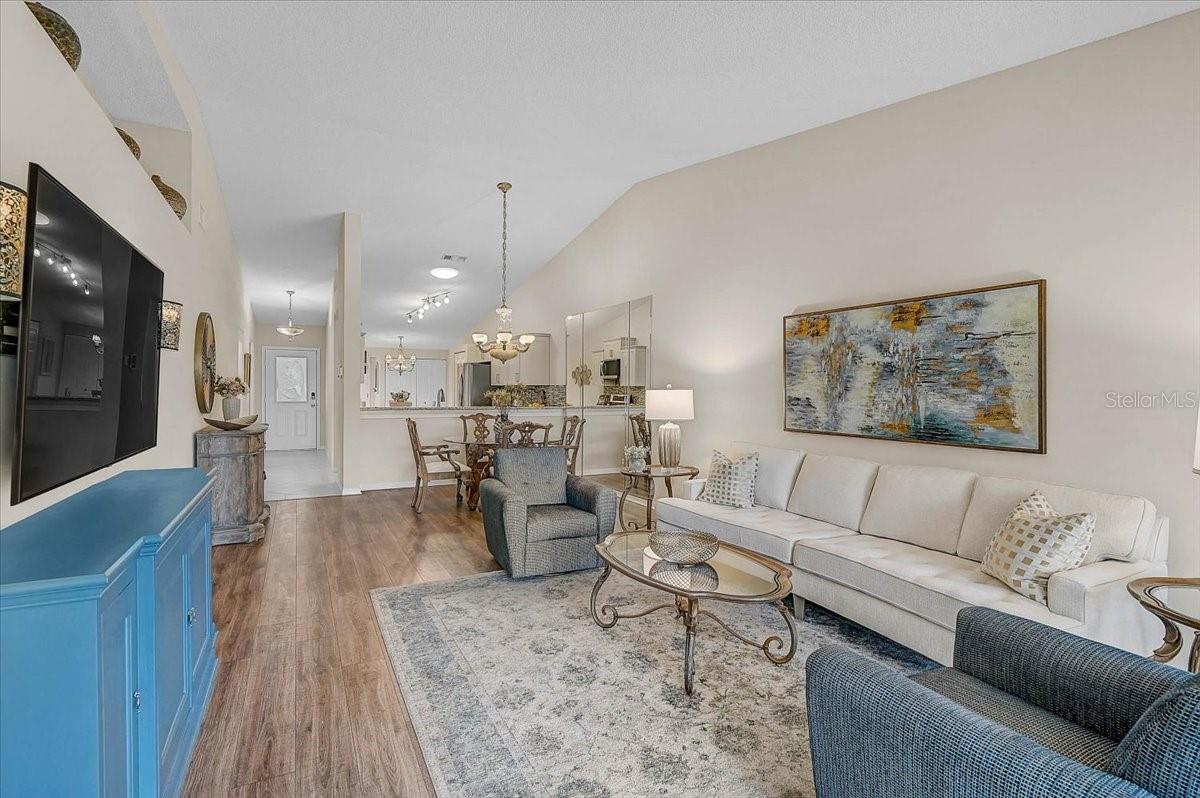 4238 CADDIE DRIVE E, BRADENTON, FL, 34203 4 4238 CADDIE DRIVE E