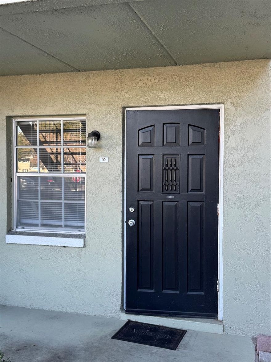 Location is perfect to move near Orlando Downtown . near to Conway-Lake Underhill- 408 only 5 Minutes to Orlando Airport, Semoran, I4
Unis with one Beth and One Bath. Kitchen  near to you and one open concept.