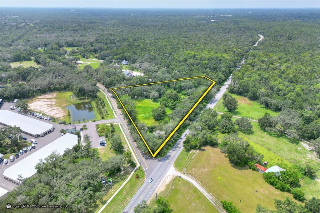 Photo of 5226 Lithia Springs Road, Lithia, FL 33547 (MLS # T3481421)