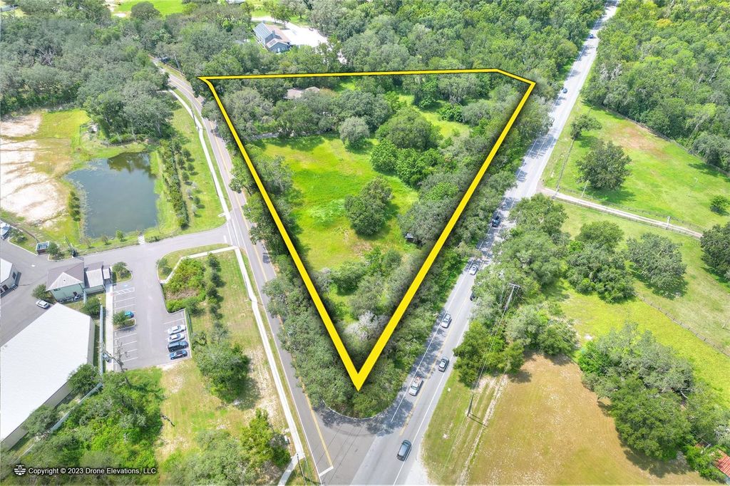 Photo of 5226 Lithia Springs Road, Lithia, FL 33547 (MLS # T3481421)