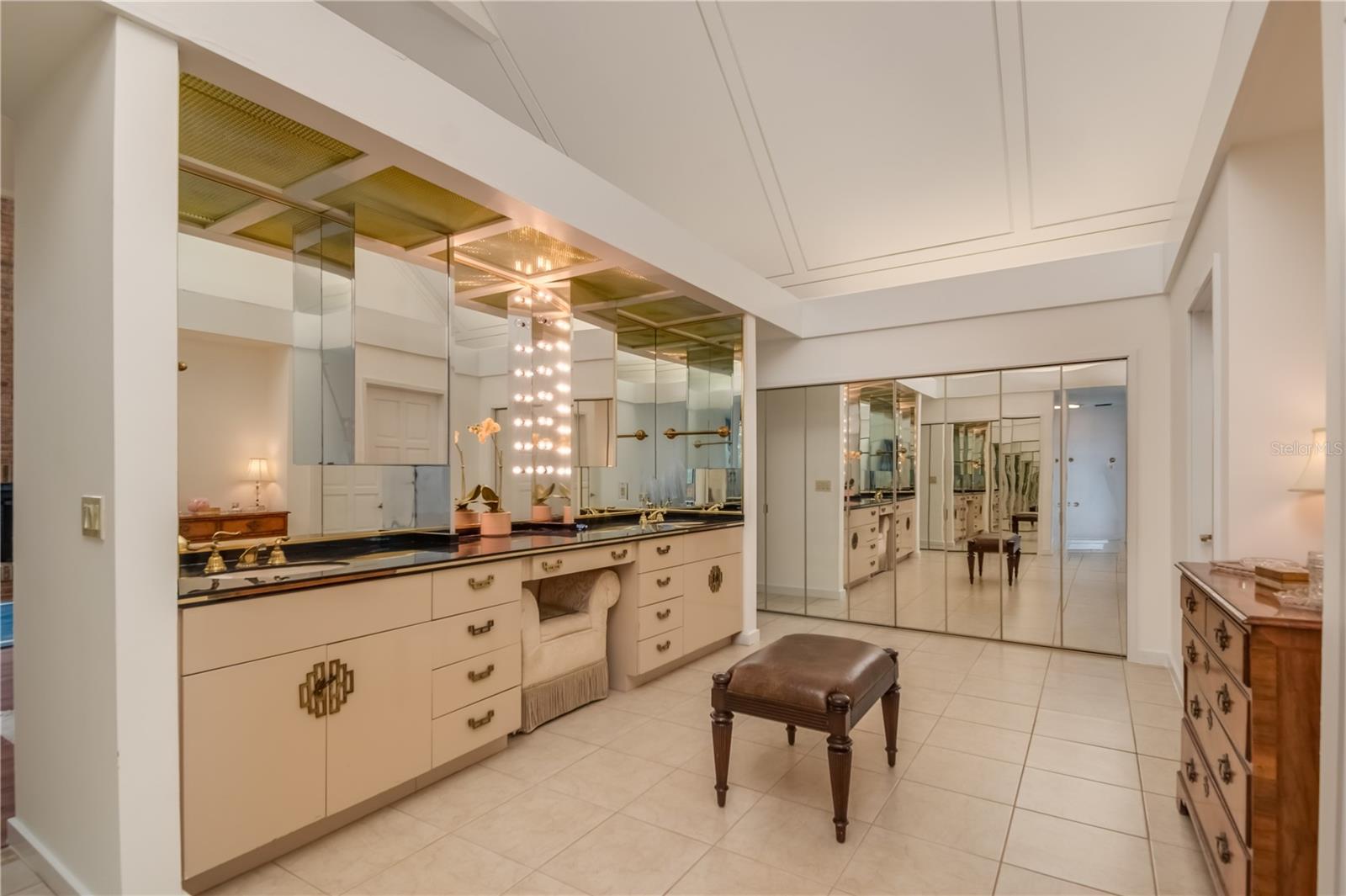 SUMMIT II - Residential