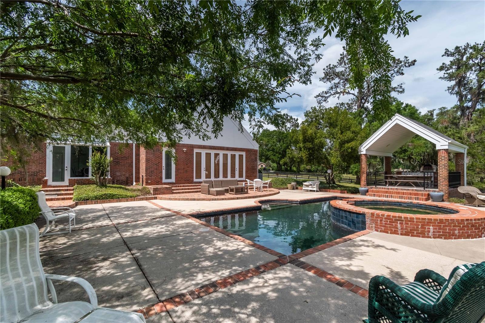 SUMMIT II - Residential