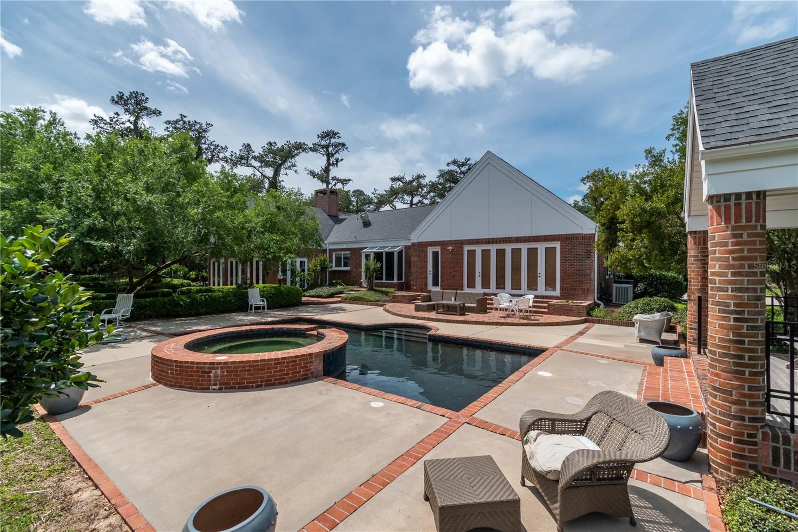 SUMMIT II - Residential