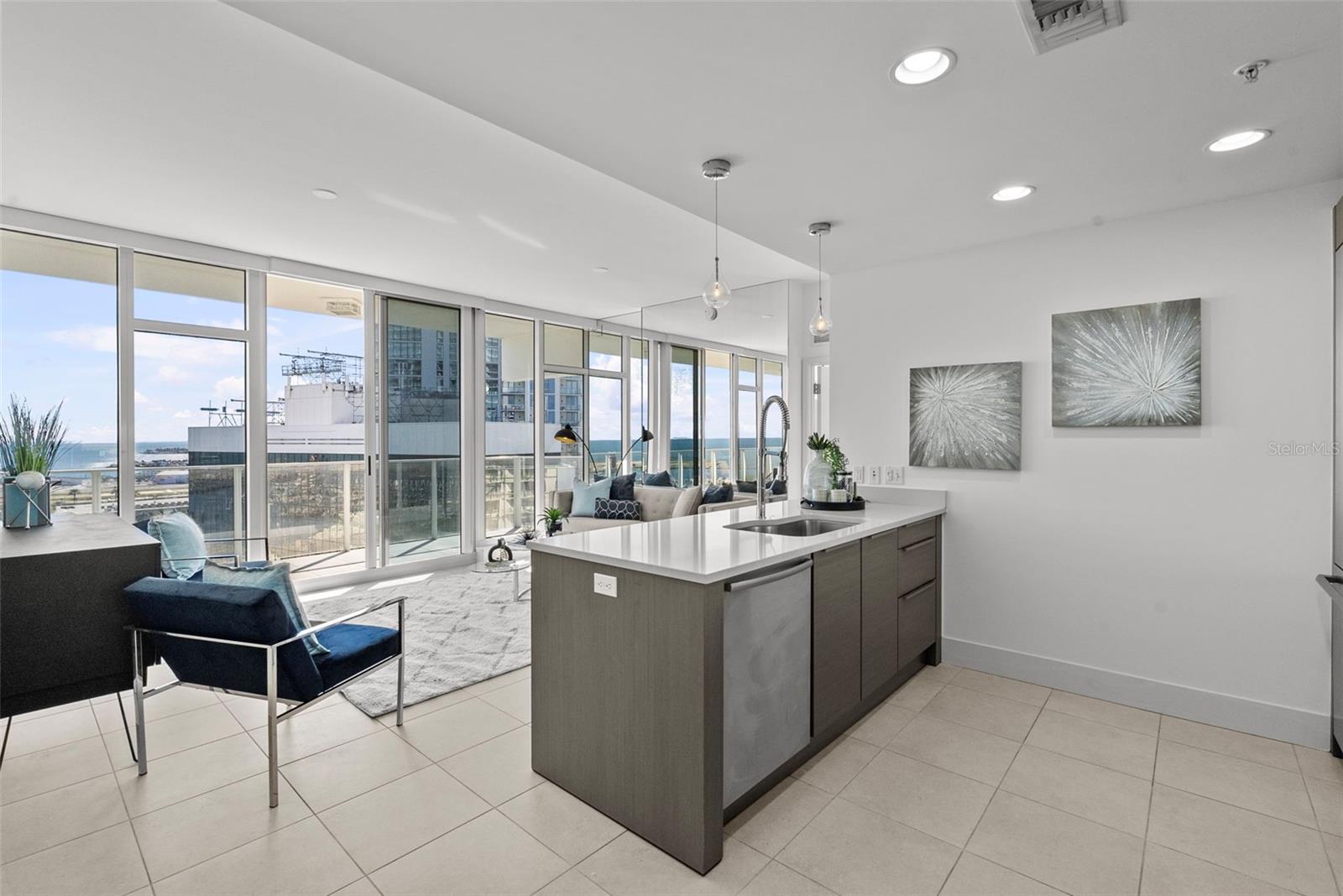 SIGNATURE PLACE CONDO - Residential