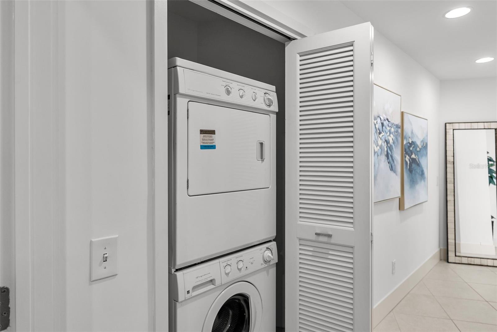 SIGNATURE PLACE CONDO - Residential