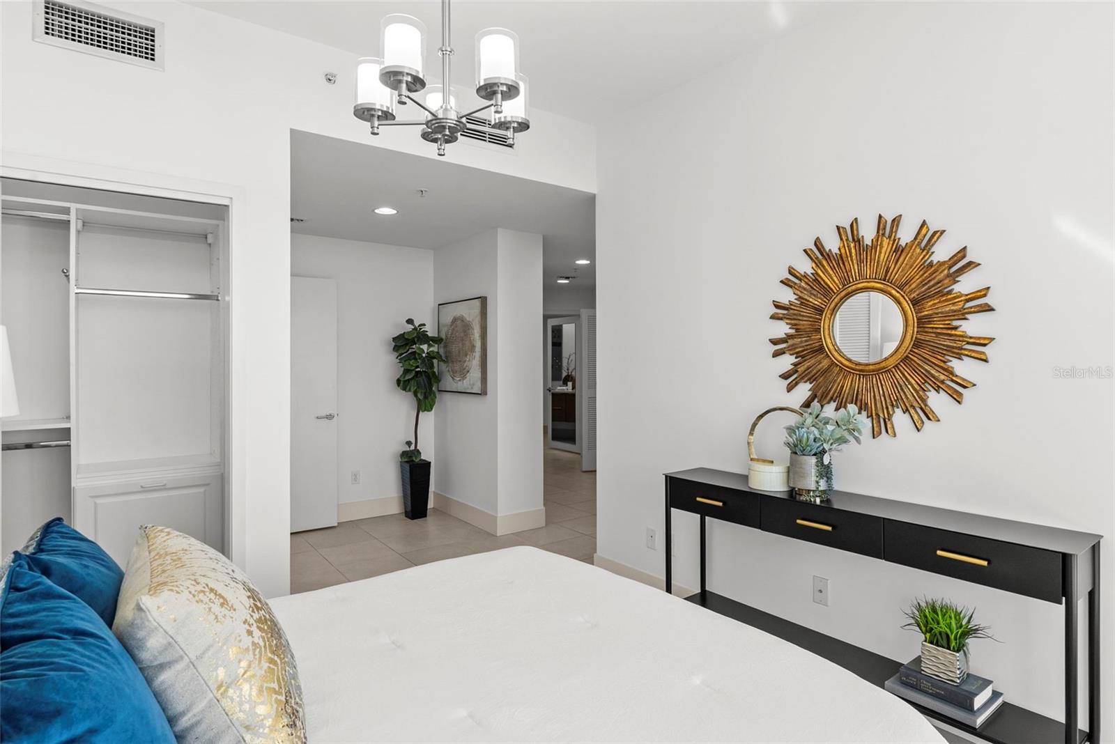 SIGNATURE PLACE CONDO - Residential