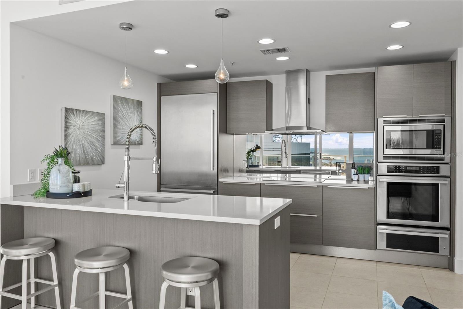 SIGNATURE PLACE CONDO - Residential