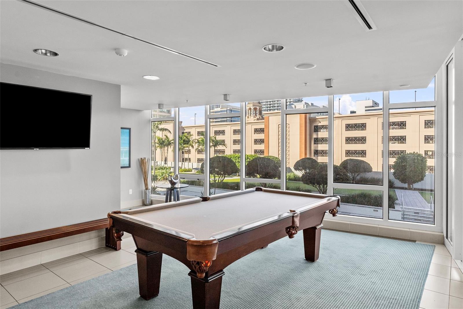 SIGNATURE PLACE CONDO - Residential