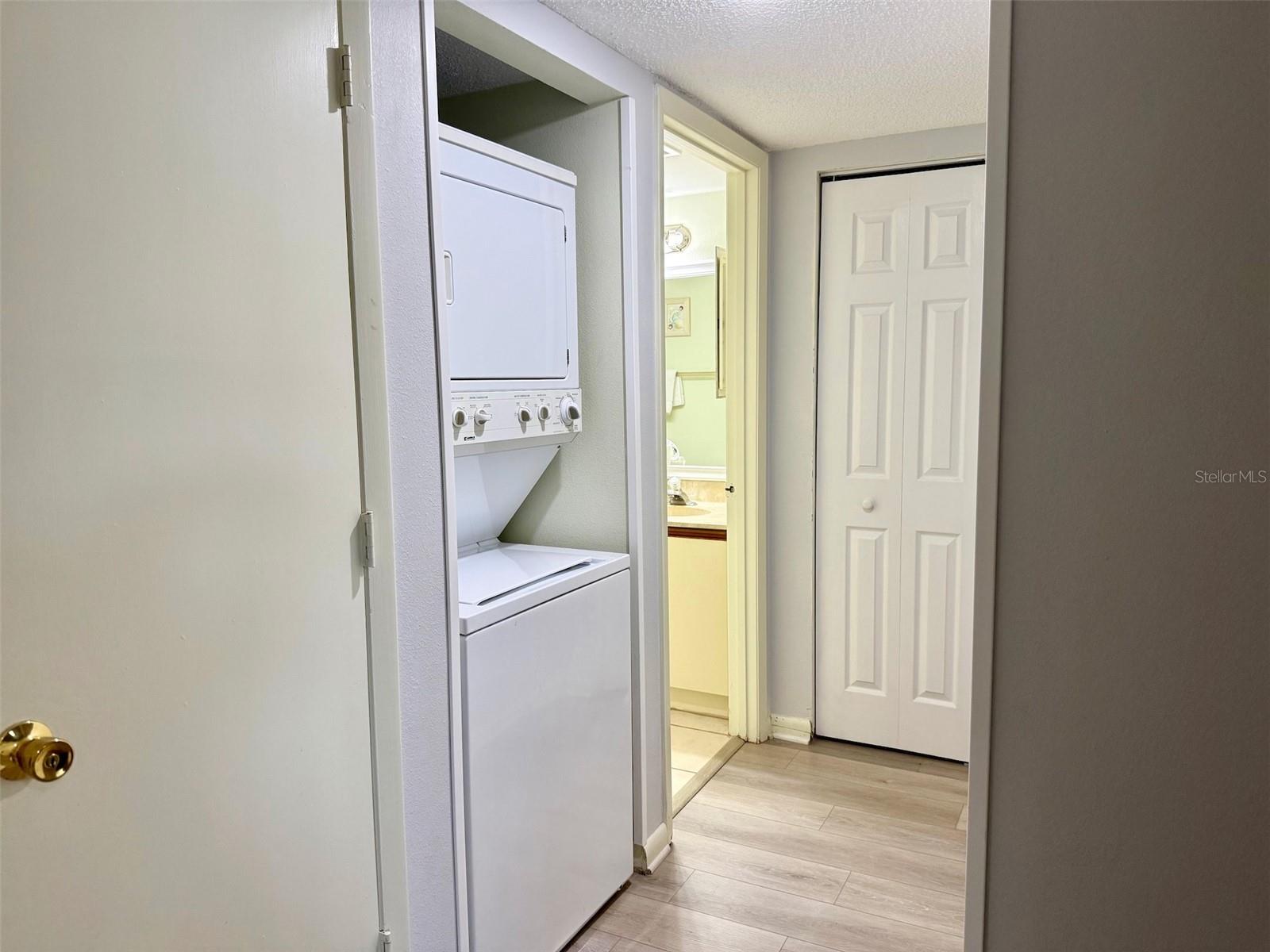 SHOREWALK BATH & TENNIS CLUB 11 - Residential