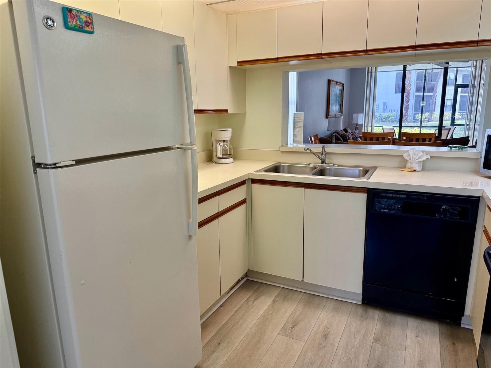 SHOREWALK BATH & TENNIS CLUB 11 - Residential