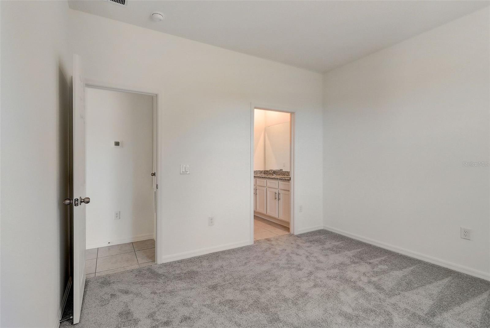 SILVER LAKE POINTE - Residential