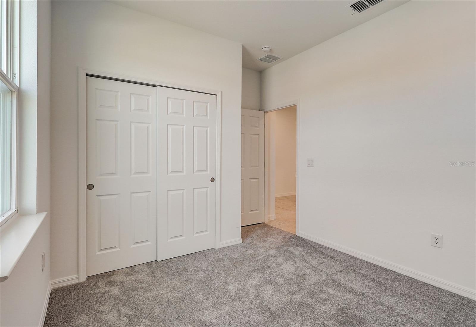 SILVER LAKE POINTE - Residential