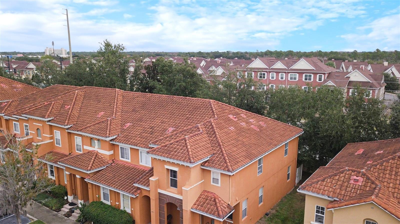 CRESTWYND BAY - Residential