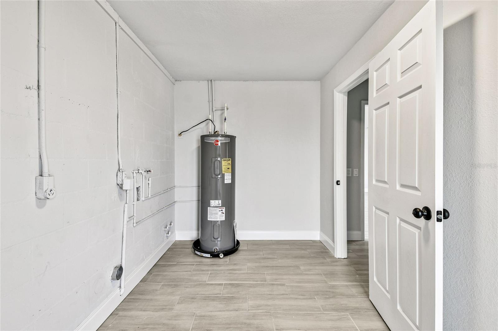 LAKE PARK - Residential