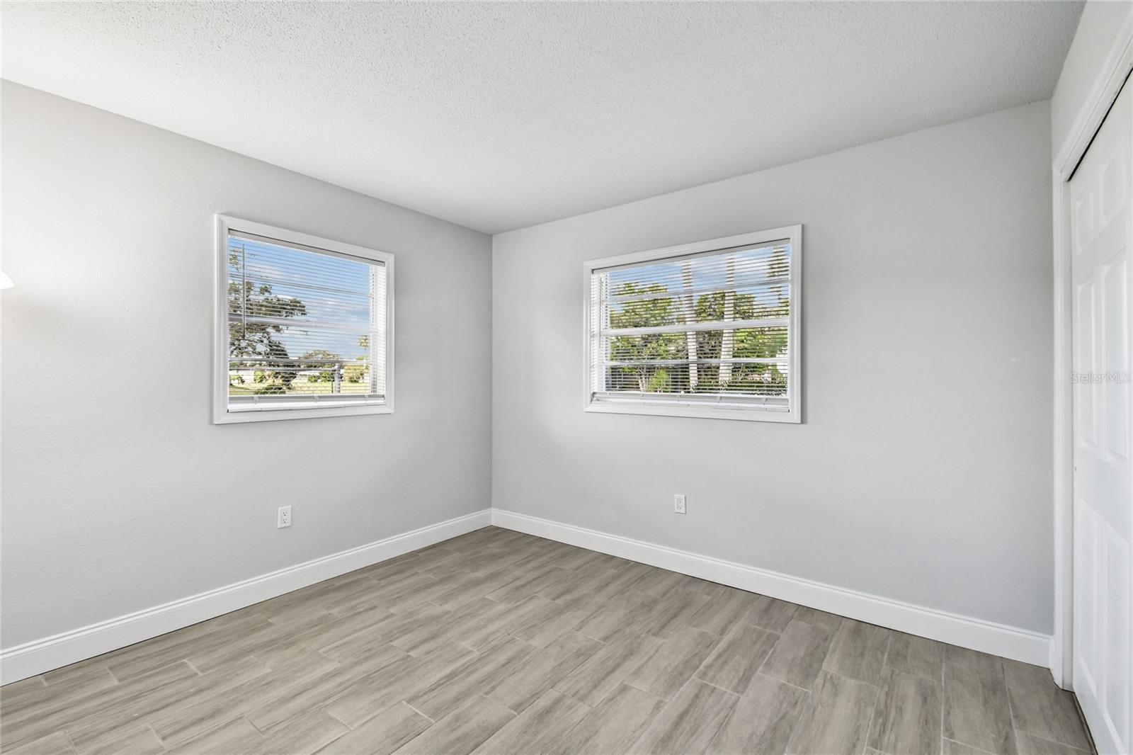 LAKE PARK - Residential