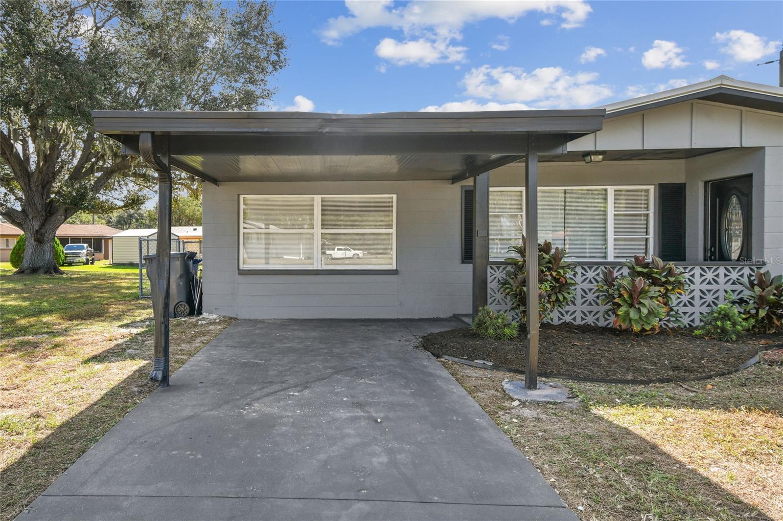 LAKE PARK - Residential