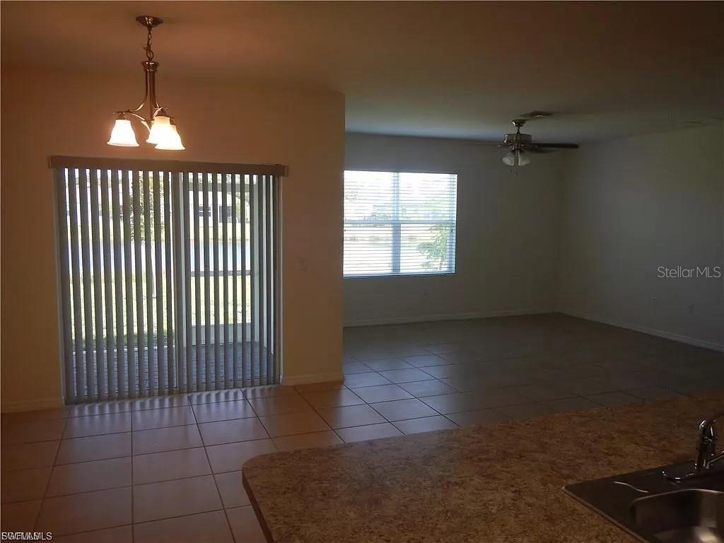 ENTRADA - Residential Lease