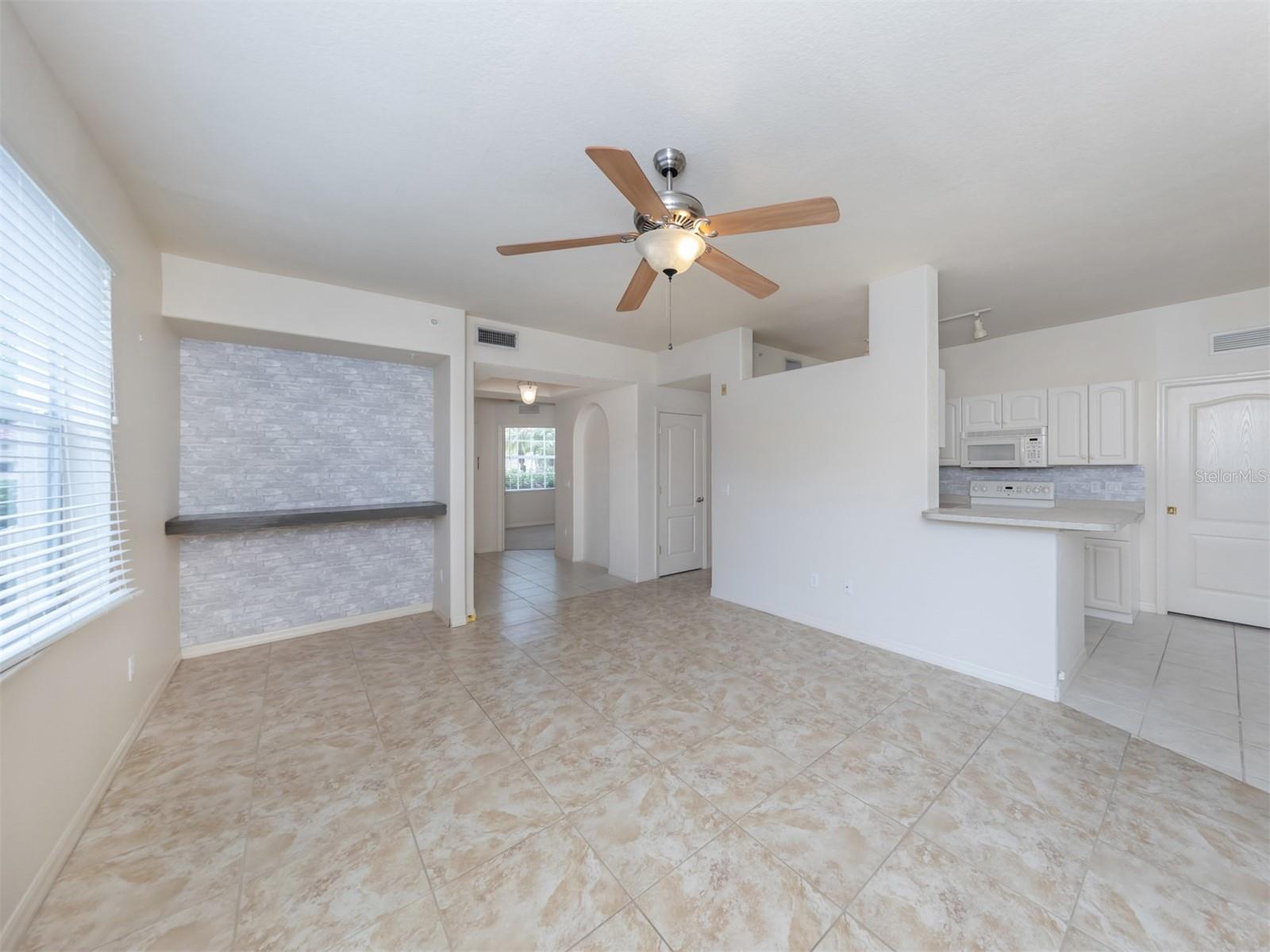CASA DI AMICI - Residential Lease