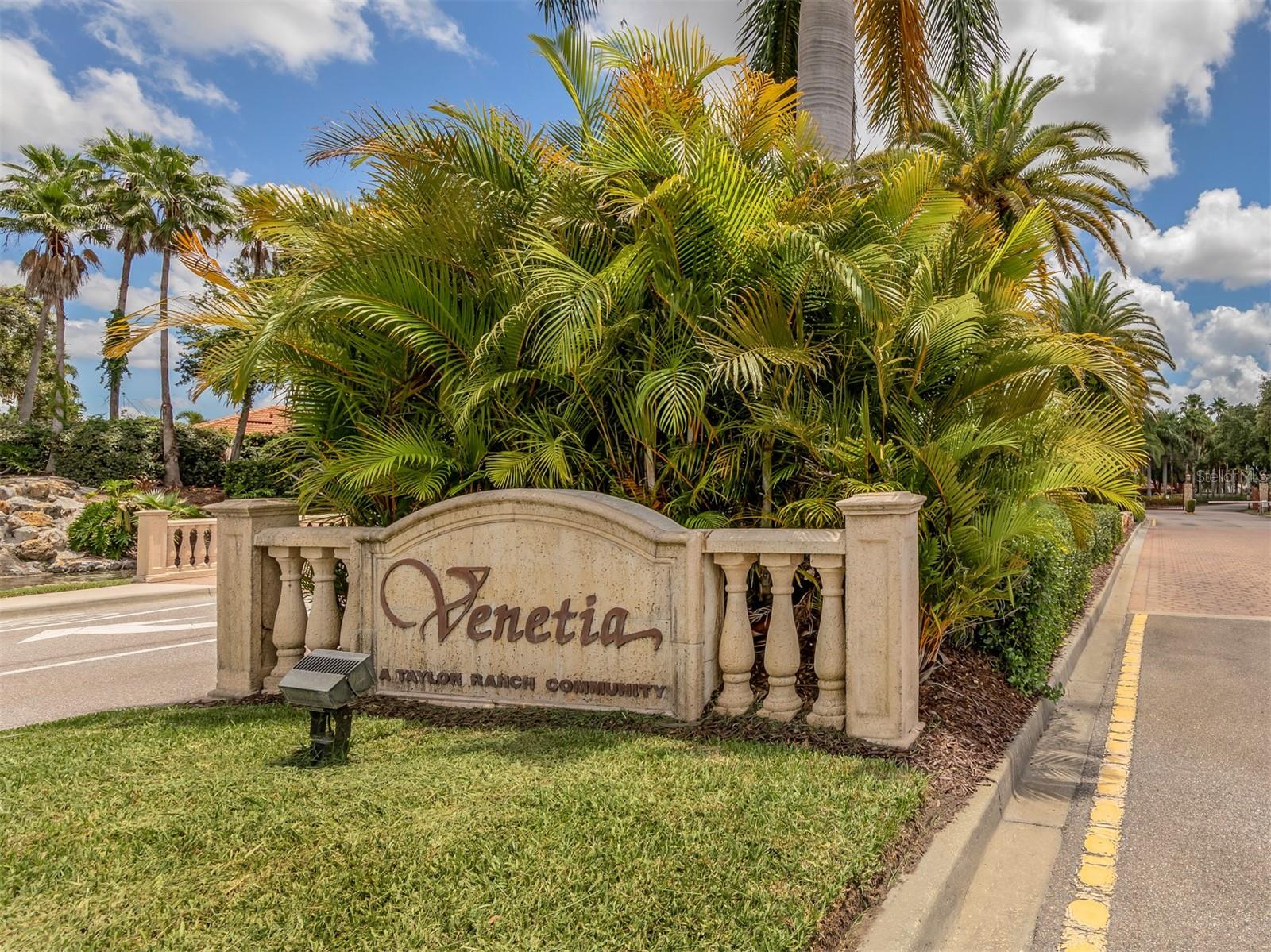 CASA DI AMICI - Residential Lease