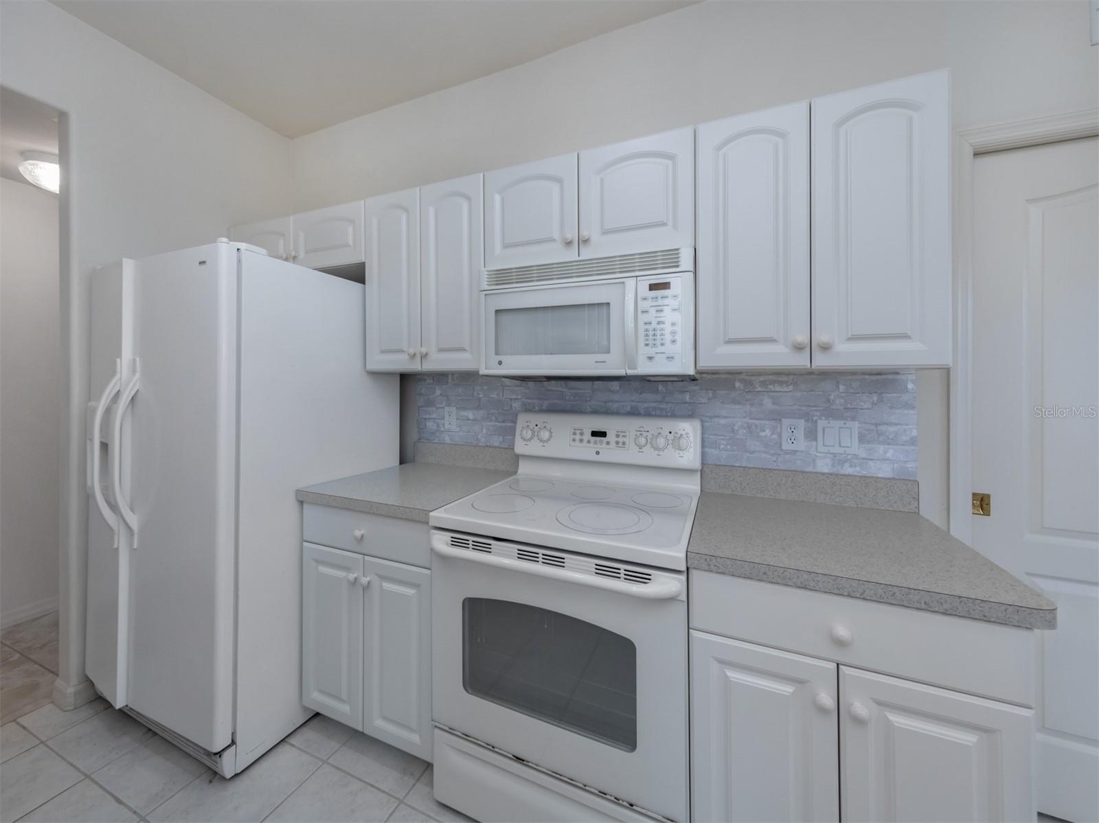 CASA DI AMICI - Residential Lease