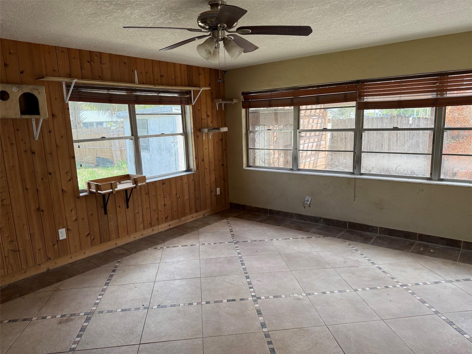 ORLANDO ACRES FIRST ADD - Residential