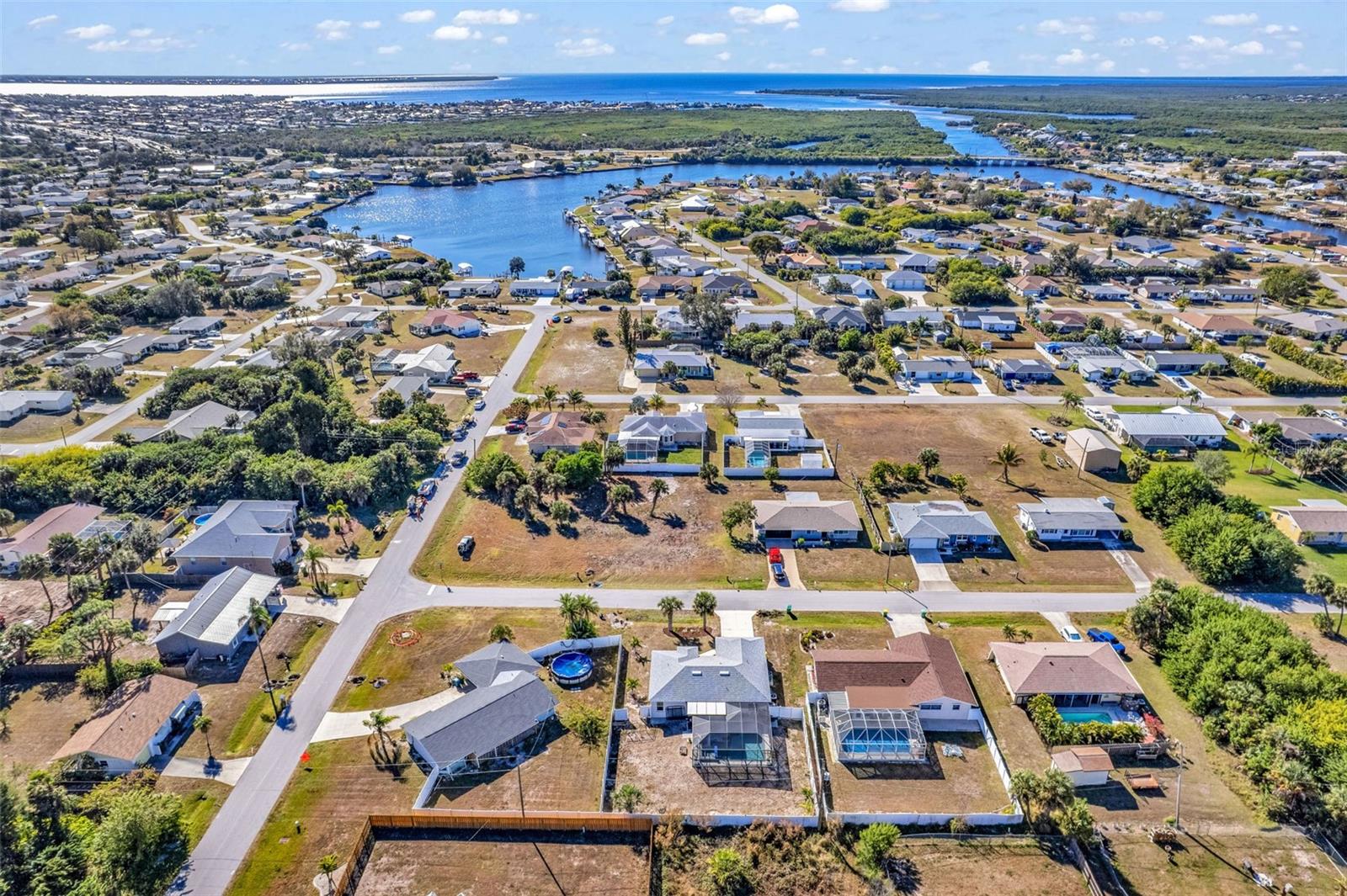 PORT CHARLOTTE SUB SEC 10 - Residential