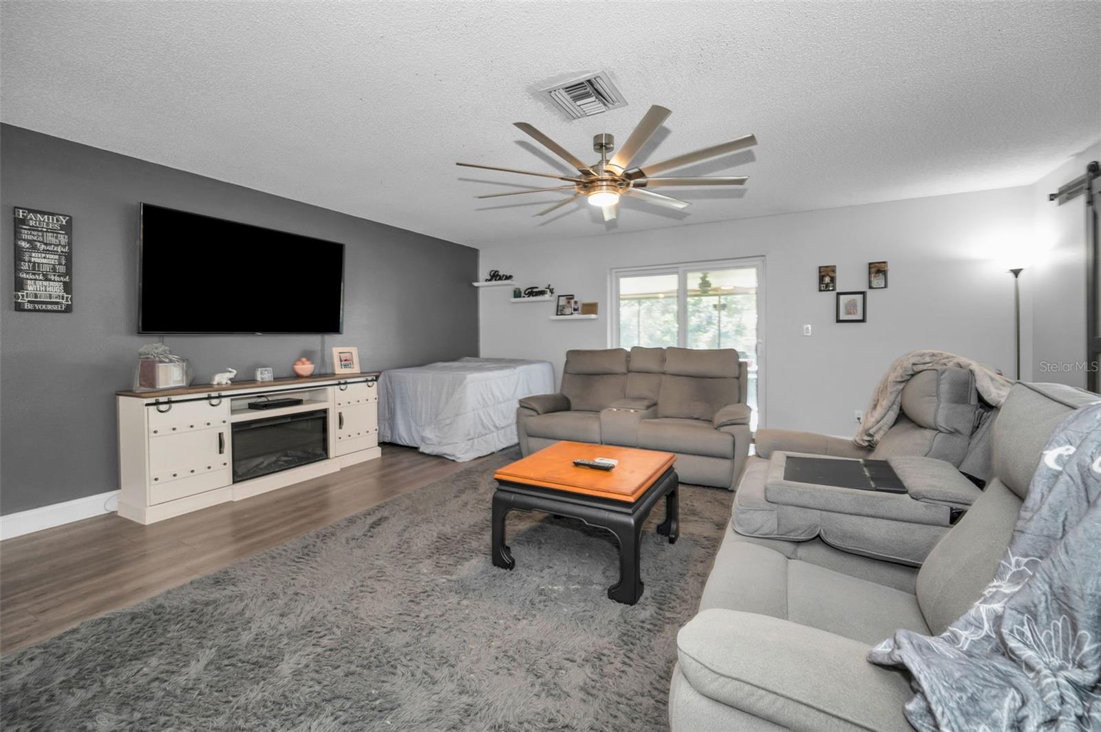 SHADOW OAKS - Residential