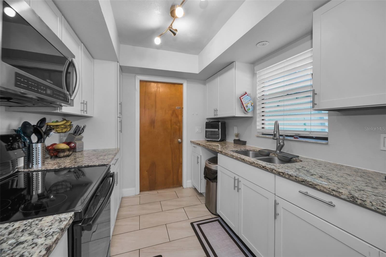 3011 SHADOW OAKS DRIVE