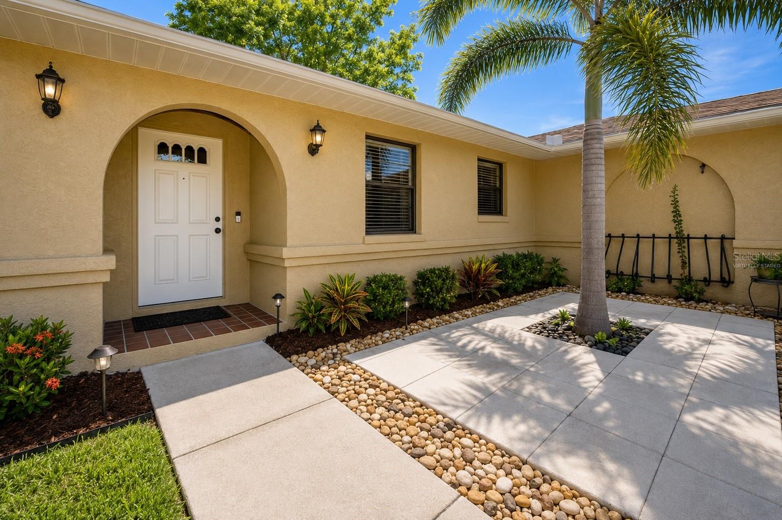 3011 SHADOW OAKS DRIVE