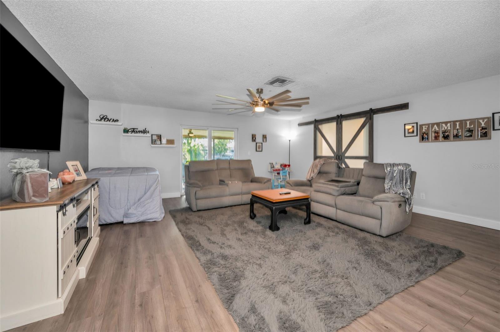 SHADOW OAKS - Residential