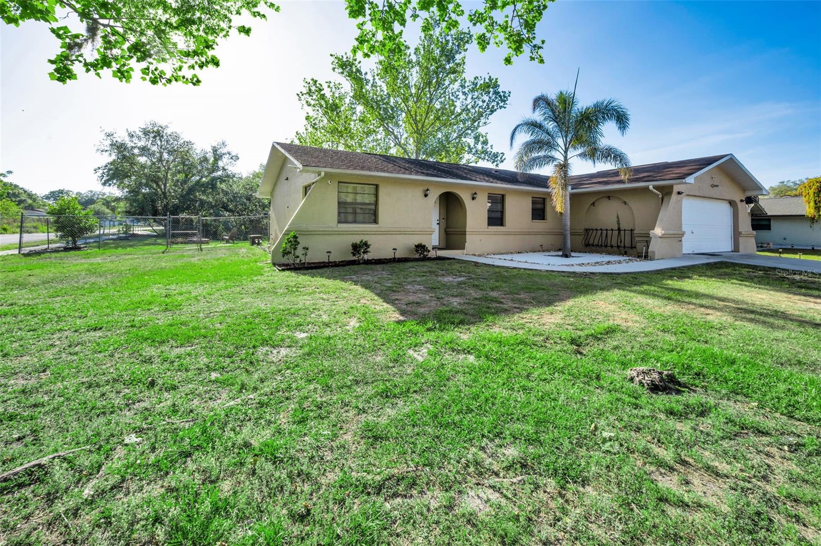 SHADOW OAKS - Residential