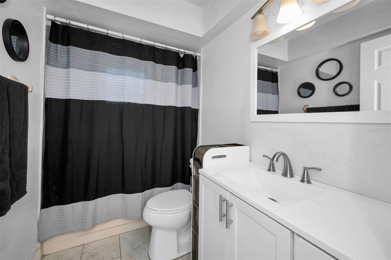 SHADOW OAKS - Residential