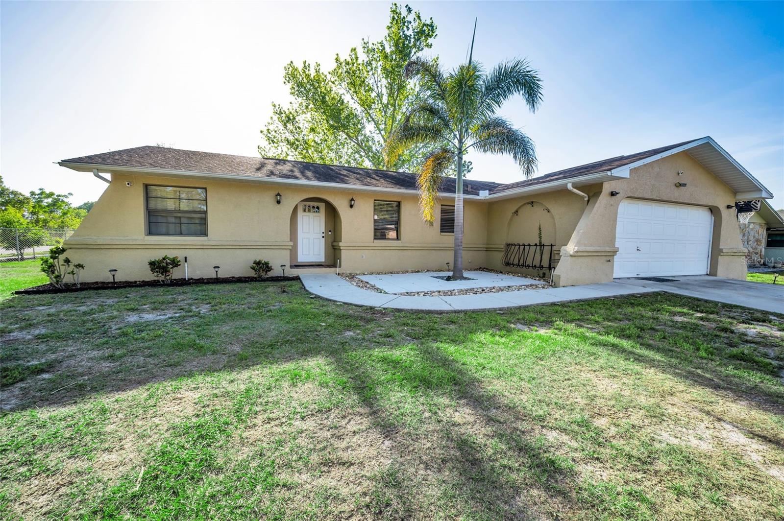 SHADOW OAKS - Residential