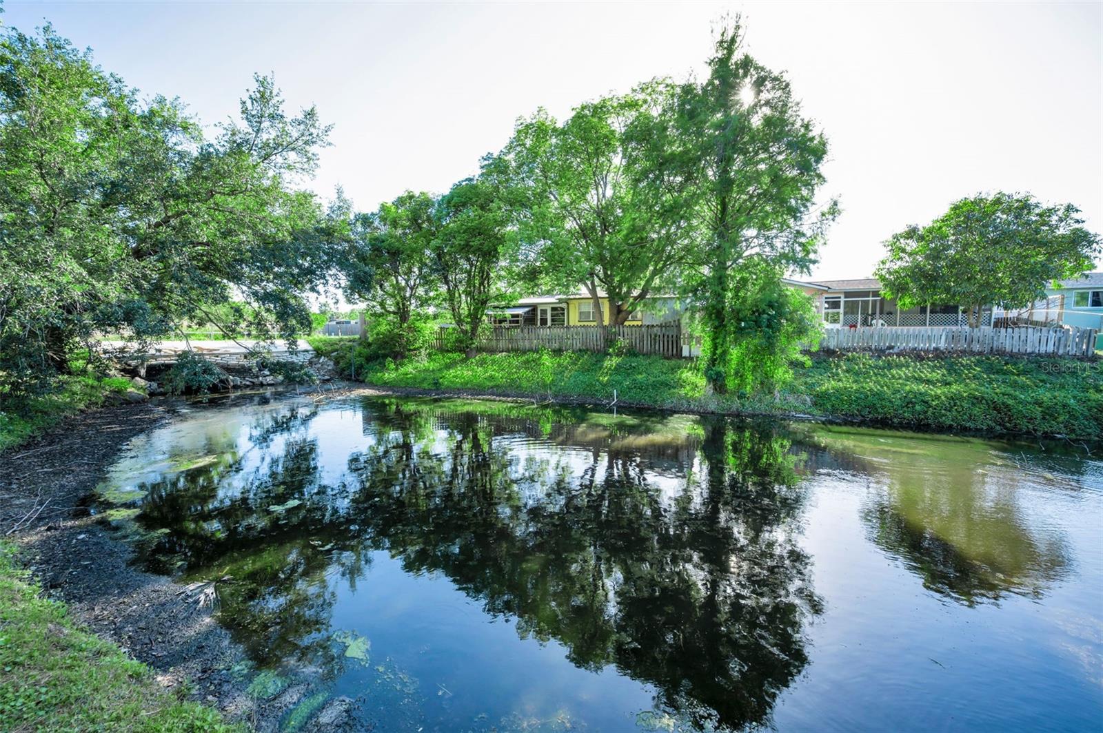 SHADOW OAKS - Residential