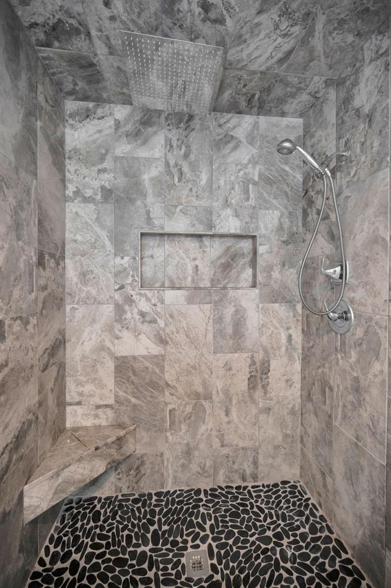 SHADOW OAKS - Residential