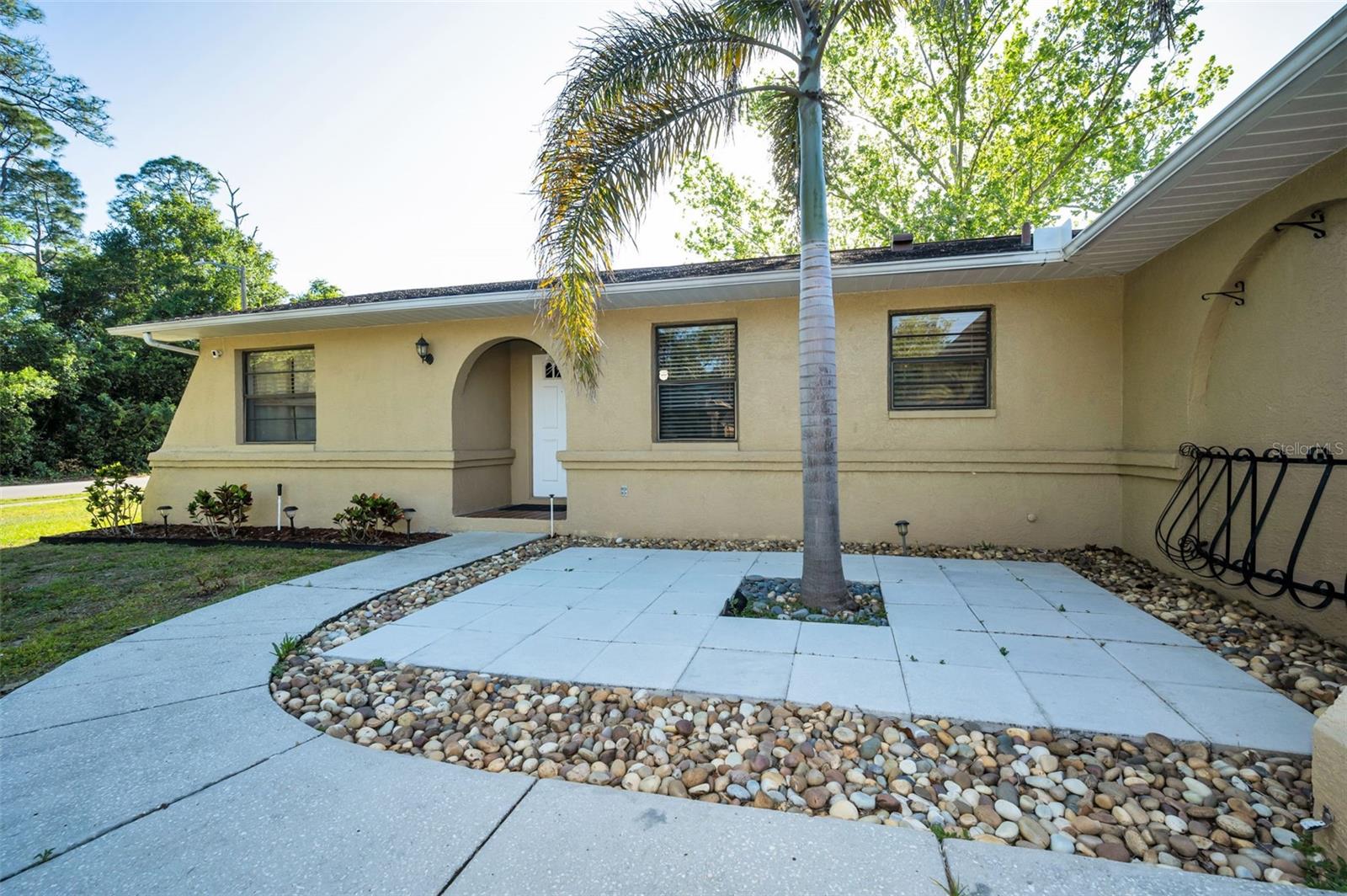 SHADOW OAKS - Residential