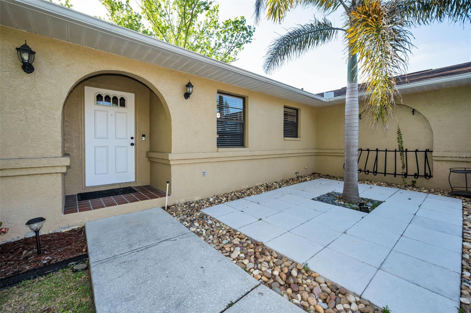 SHADOW OAKS - Residential