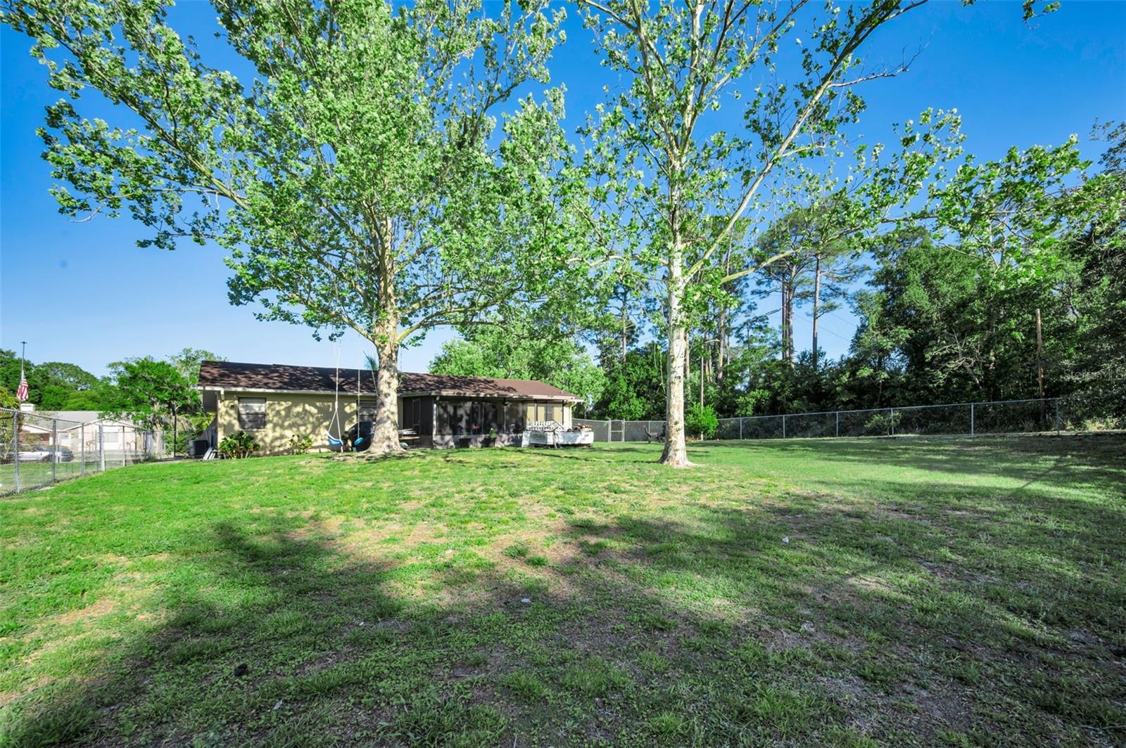 SHADOW OAKS - Residential