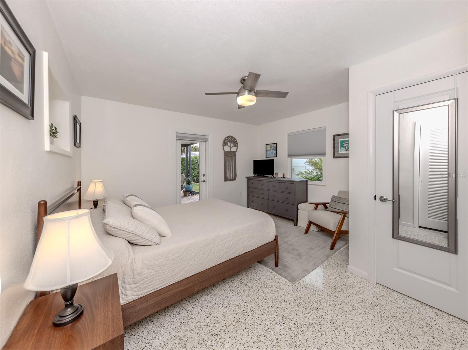 SOUTH VENEZIA PARK - Residential