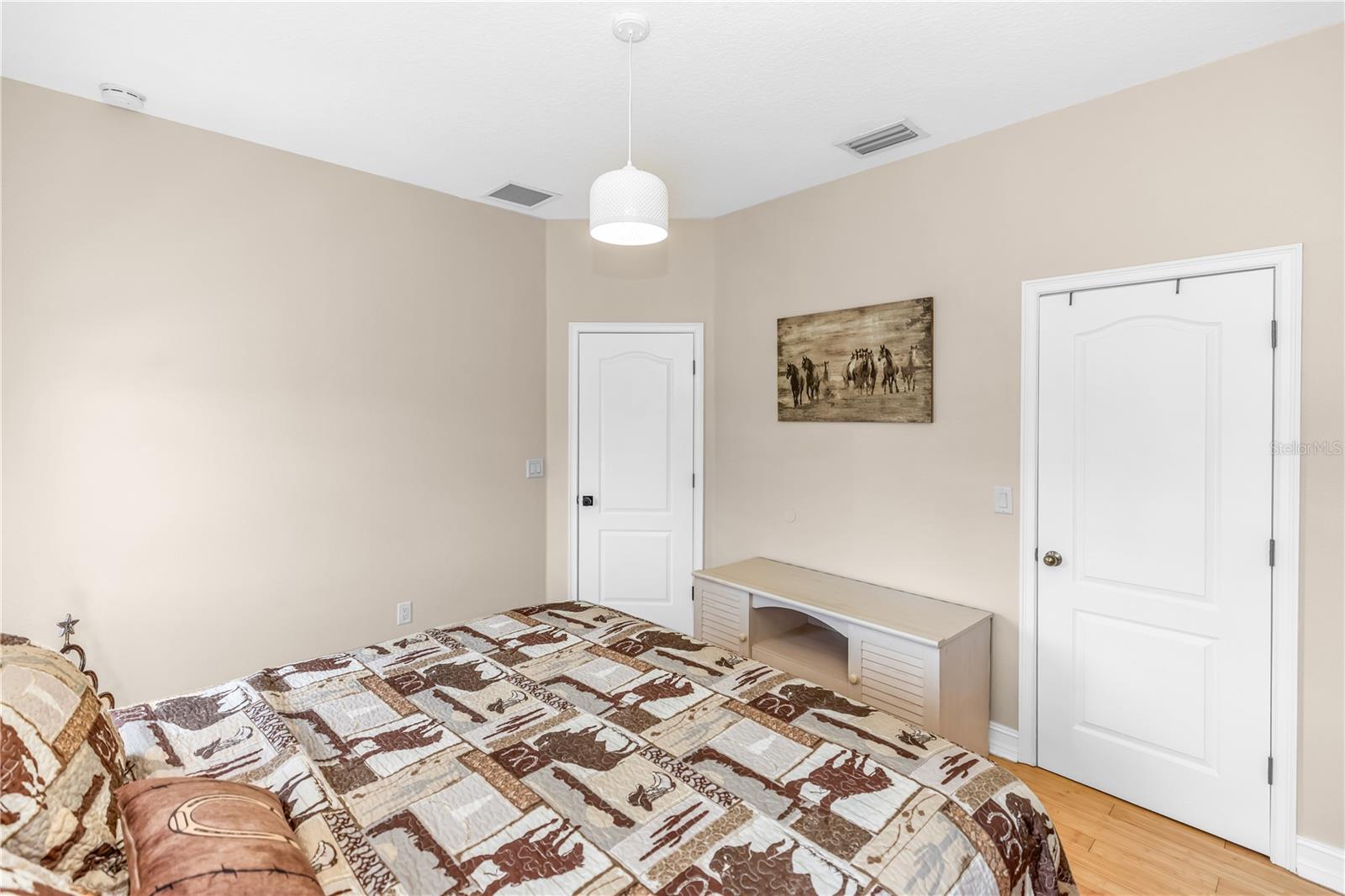 WEDGEFIELD - Residential