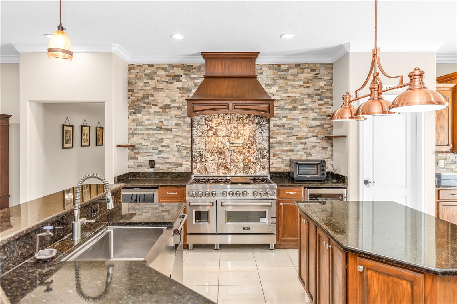 WEDGEFIELD - Residential