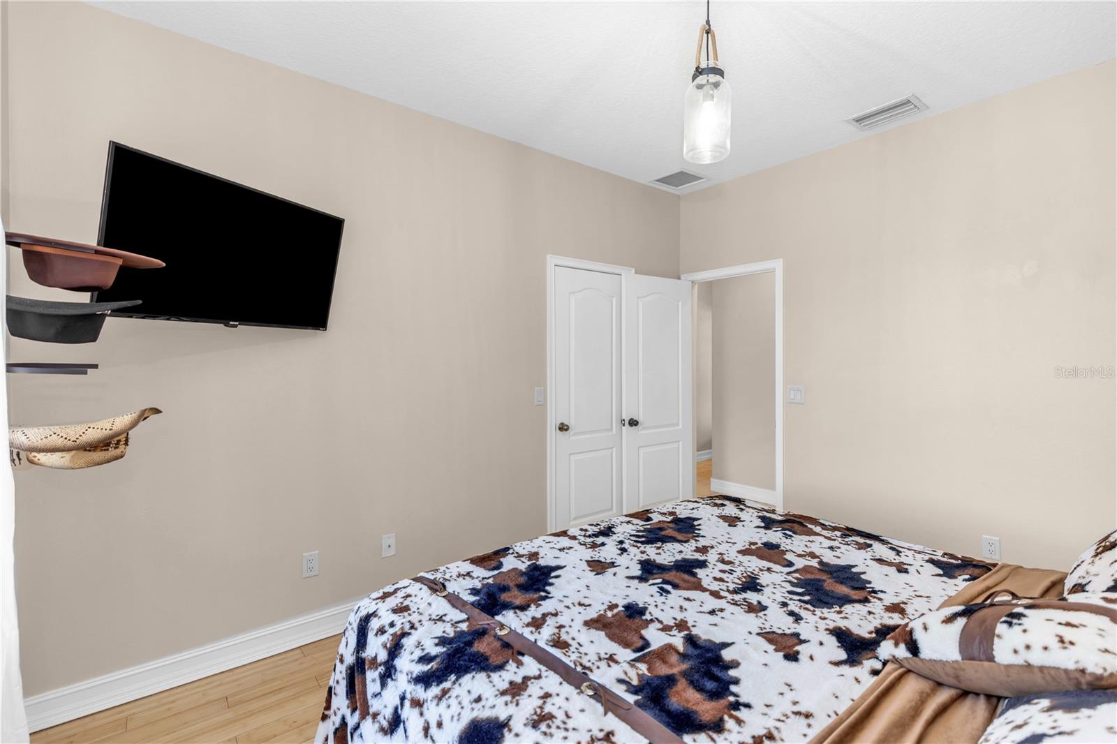 WEDGEFIELD - Residential