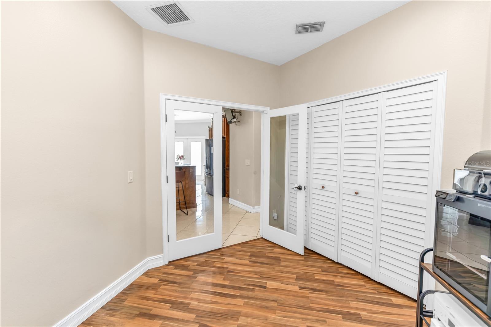WEDGEFIELD - Residential