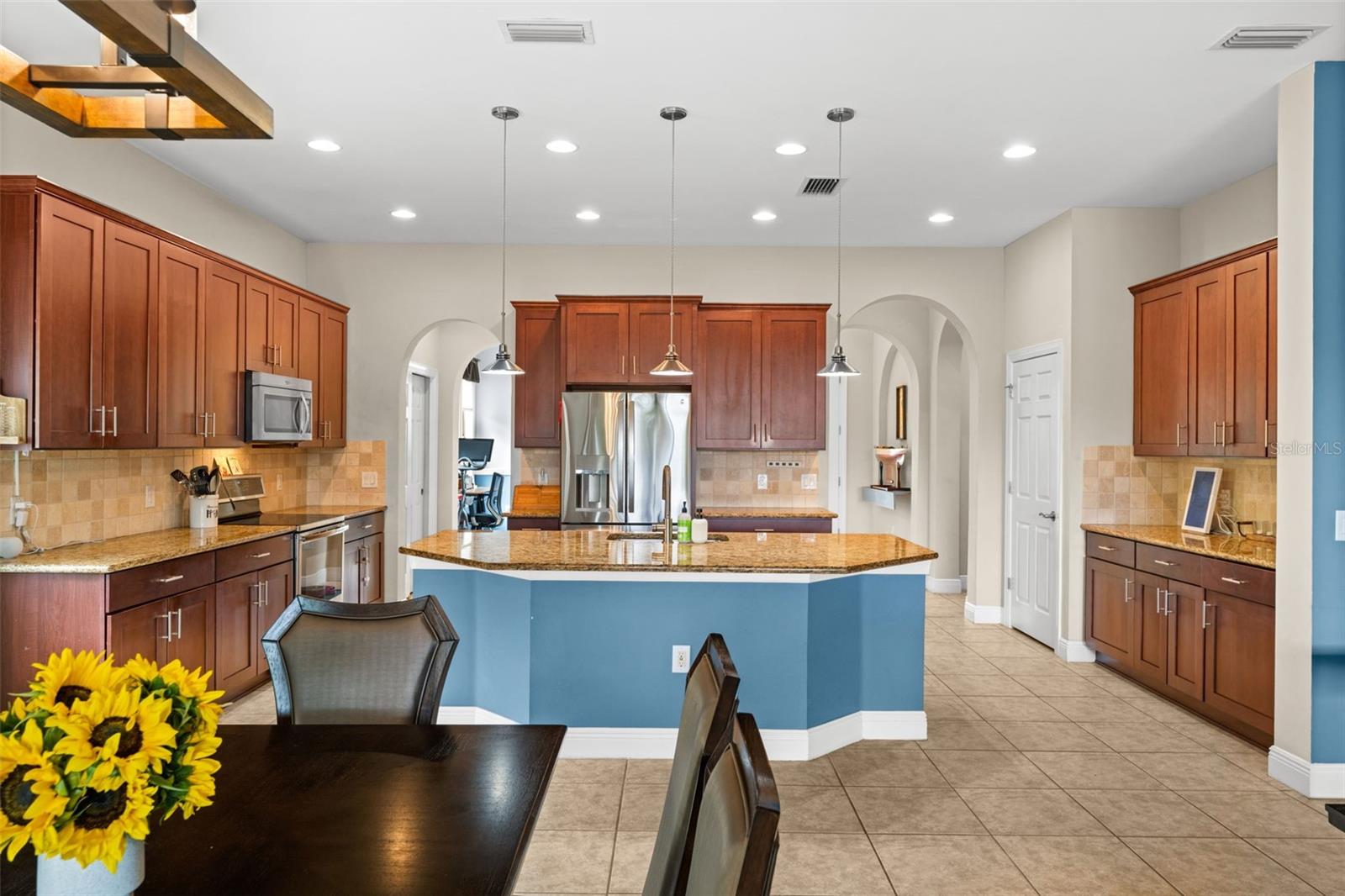 10275 ASHBROOK COURT