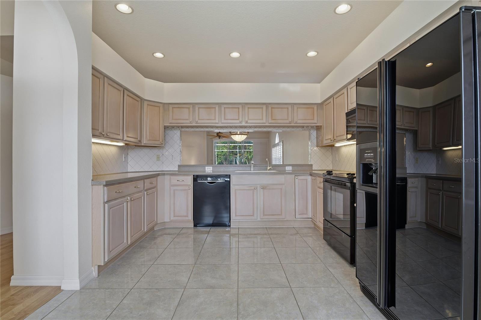 CRESCENT OAKS COUNTRY CLUB COVENTRY PH 6 - Residential