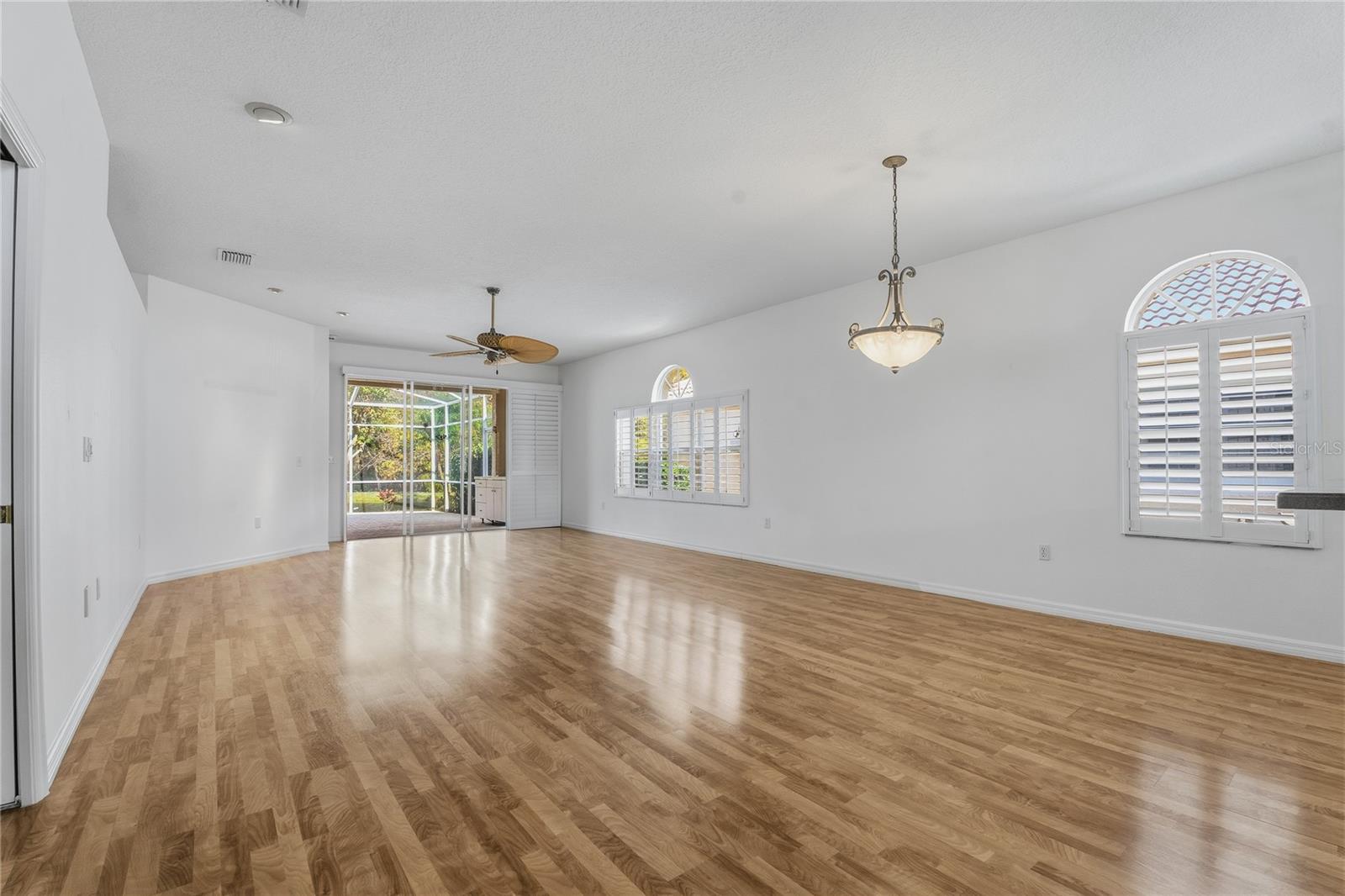 CRESCENT OAKS COUNTRY CLUB COVENTRY PH 6 - Residential